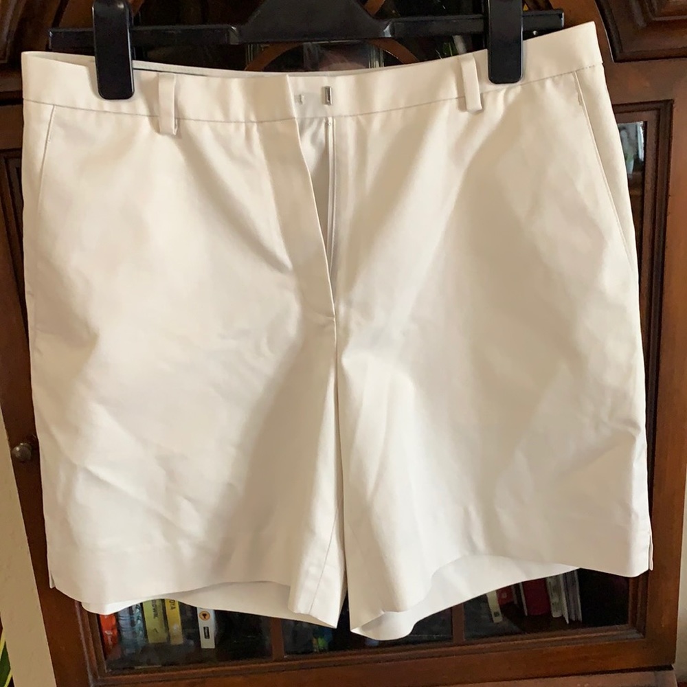 Brooks Brothers women’s 10 advantage Chino shorts